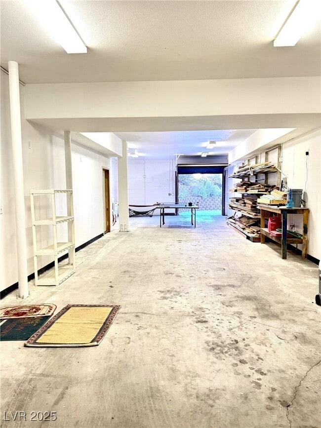 Building Photo - 310 Kris Kringle Rd