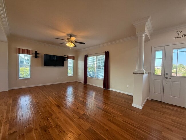 Building Photo - 3 Bedroom 3.5 Bathroom Home Located in Greeneville, TN