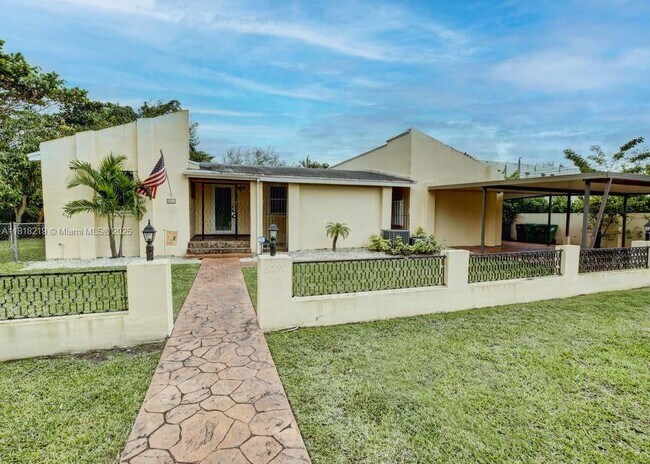 Building Photo - 6790 SW 54th St