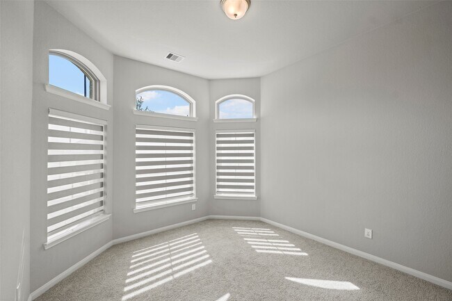 Building Photo - 11307 Cosmopolitan Dr