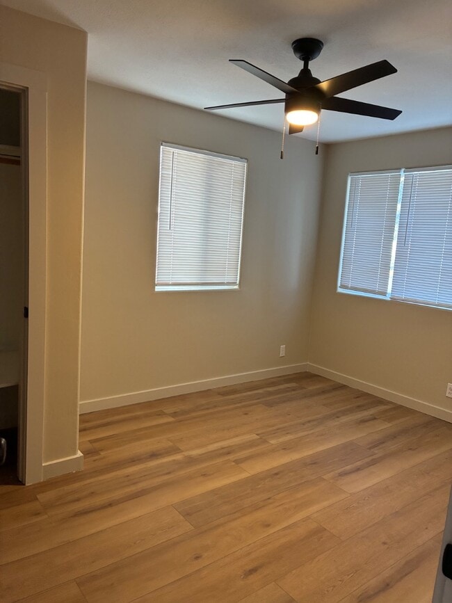 Building Photo - 910 Conant Ave