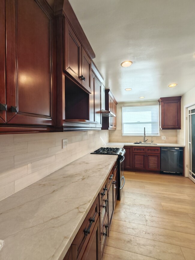 Building Photo - 11762 Brookshire Ave