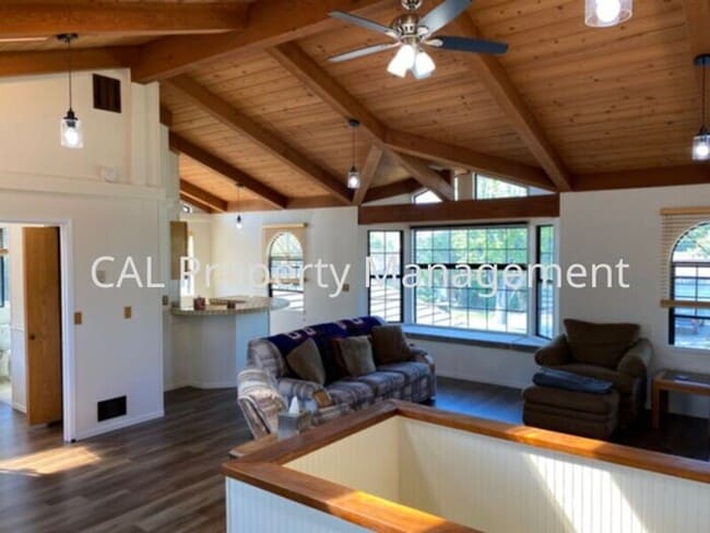 Building Photo - Beautiful 4 Bedroom Home in Salinas, CA