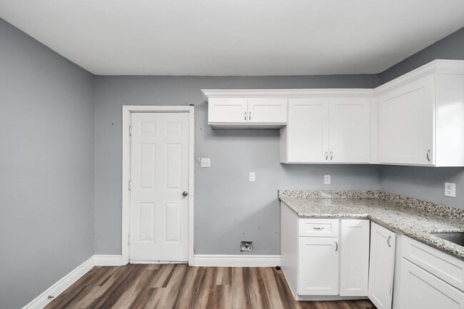 Building Photo - 221 3rd St N