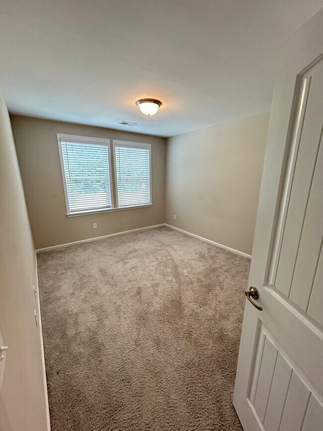 Building Photo - 3 Bedroom/ 2.5 Bathroom Berwick area in Sa...