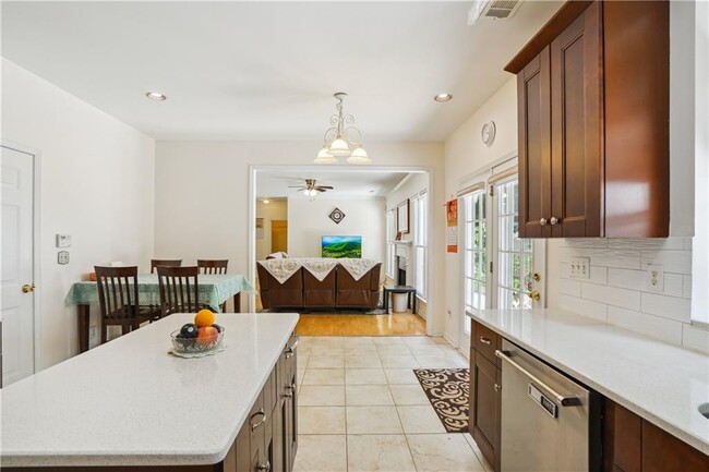 Building Photo - 2835 Olde Town Park Dr