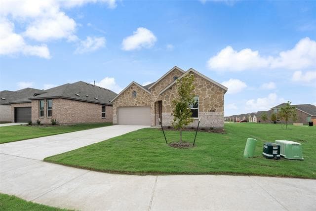 Building Photo - 900 Raintree Rd