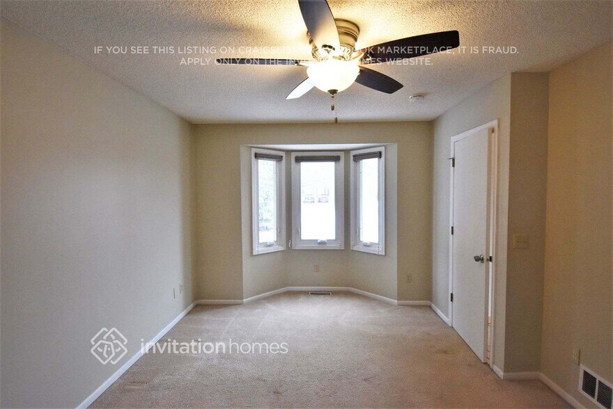 Building Photo - 21020 Floral Bay Dr N