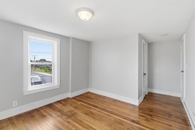 Building Photo - 293 Clemente St