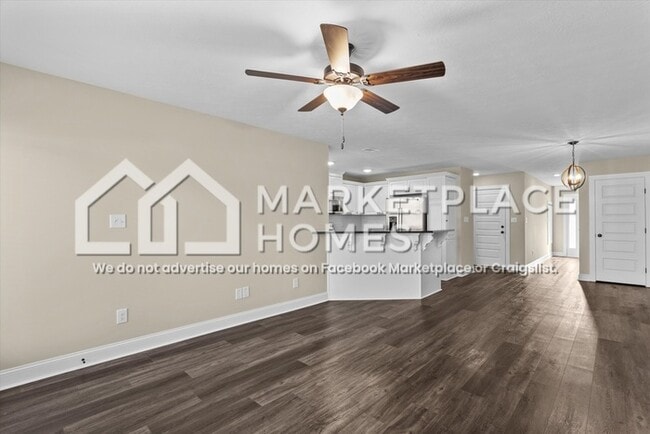 Building Photo - 2233 Perrins Ln