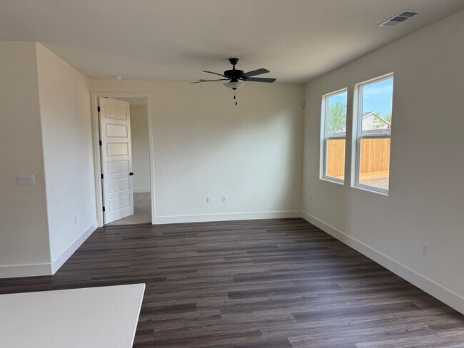Building Photo - Brand New Home for rent in Visalia