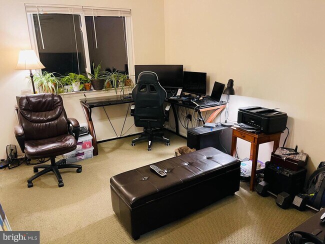 Building Photo - 201 Village Walk