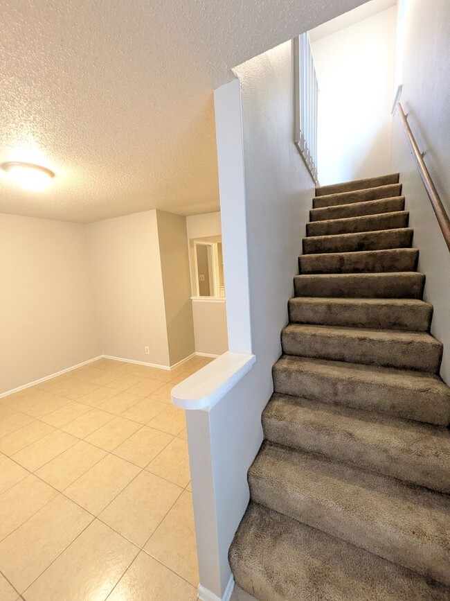 Building Photo - 330 W Byrd Blvd