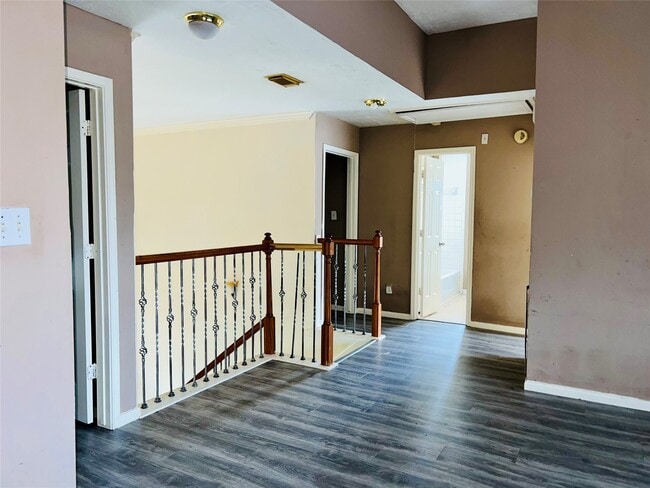 Building Photo - 6218 Paddle Wheel Dr
