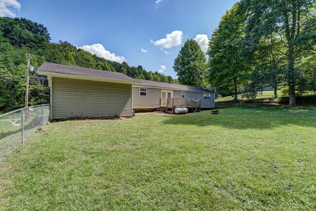 Building Photo - 1883 Powder Branch Rd