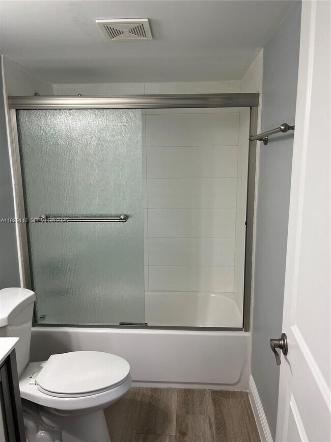 Building Photo - 8650 SW 67th Ave