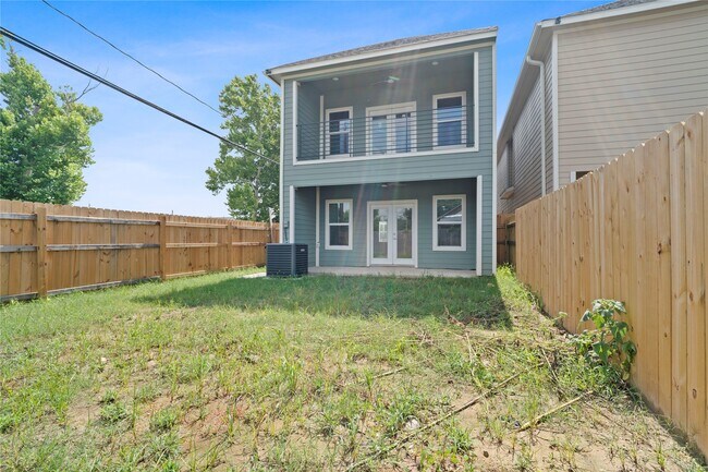 Building Photo - 8027 Virgil St