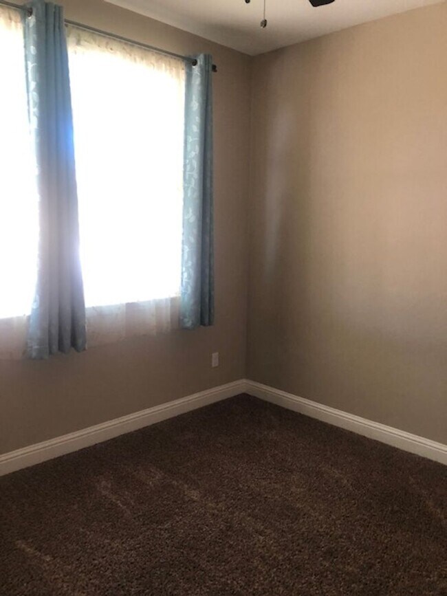 Building Photo - Beautiful Manteca Home in Quiet Neighborhood