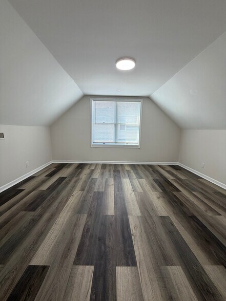 Building Photo - 1822 W 187th St