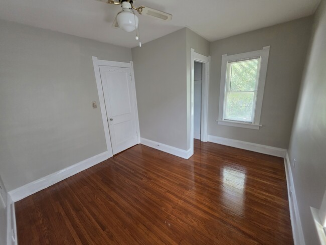 Bedroom 2 - 12526 Hipp St