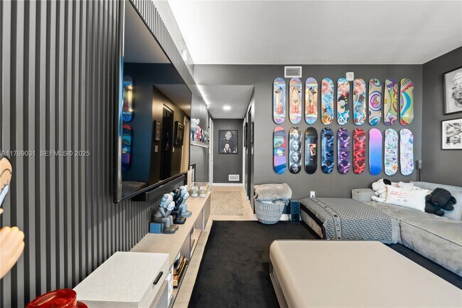 Building Photo - 488 NE 18th St