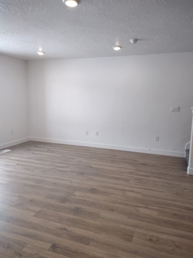 Building Photo - May Drive at Old Sorrel Ranch