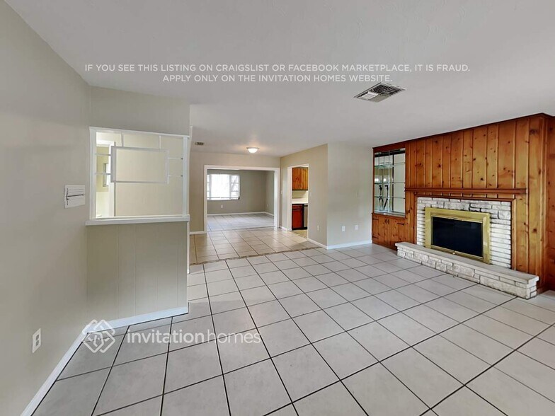 Building Photo - 2310 Sandrala Dr