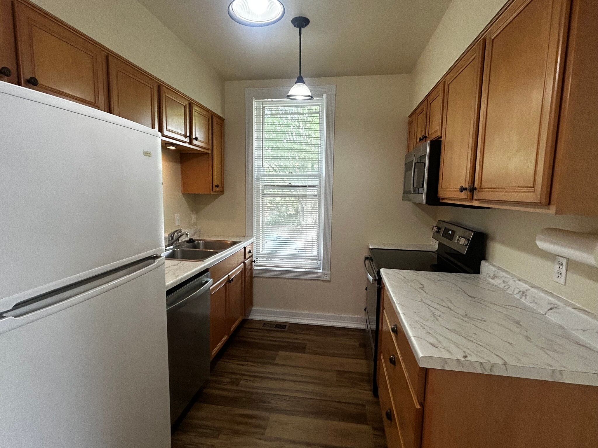 Building Photo - 7029 N Tyler Ave