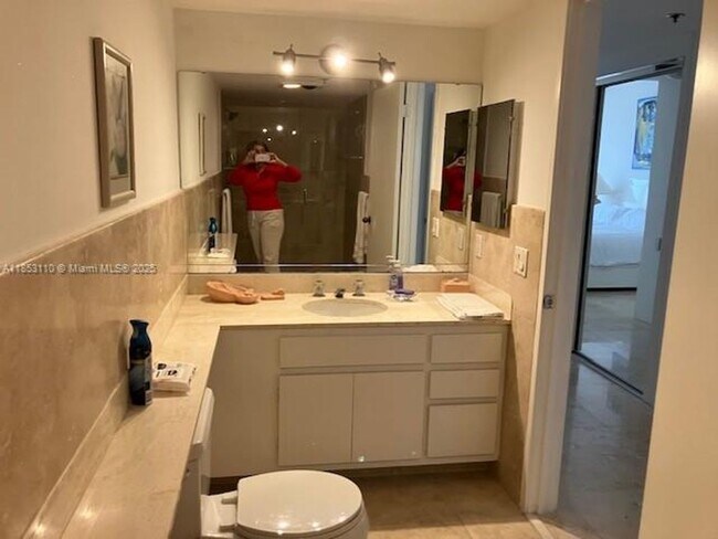 Building Photo - 20191 E Country Club Dr