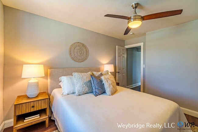 Building Photo - Beautiful, Updated Home in East End near C...