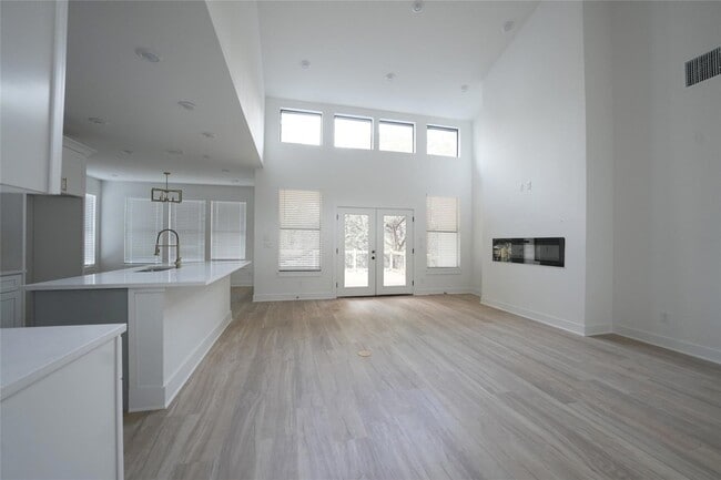 Building Photo - 48 Acacia Dr