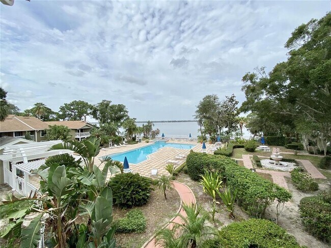 Building Photo - 225 S Tropical Trail