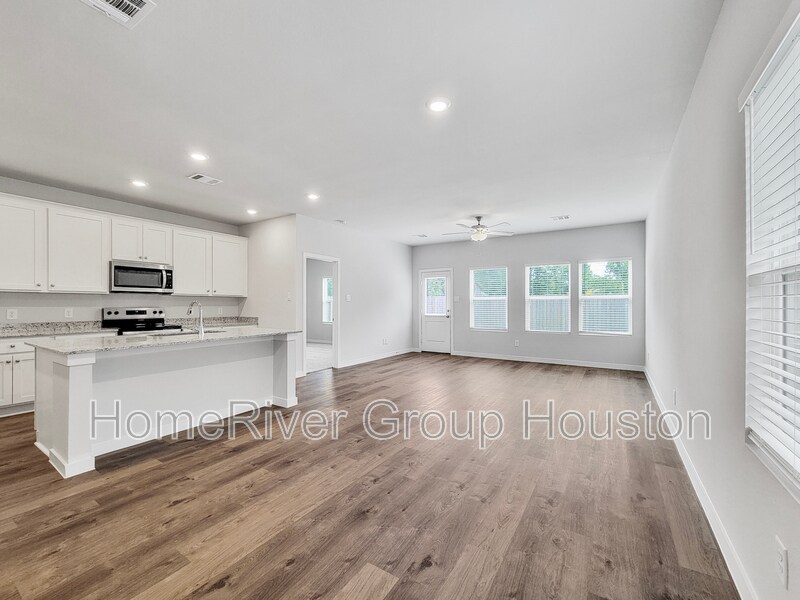 Building Photo - 10735 Red Flagstone Dr