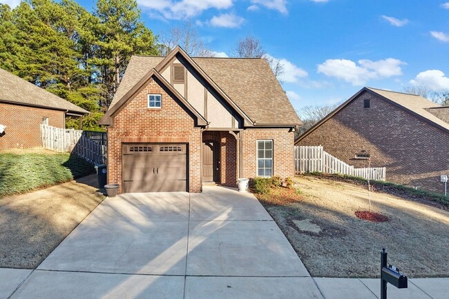 Building Photo - Like-New One-Level Brick Home with Private Patio