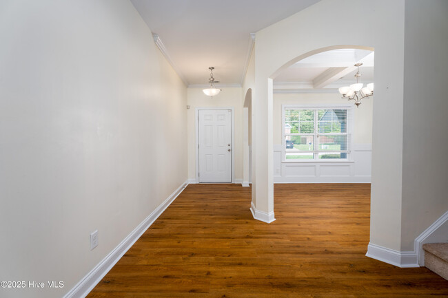 Building Photo - 103 Creek End Ct