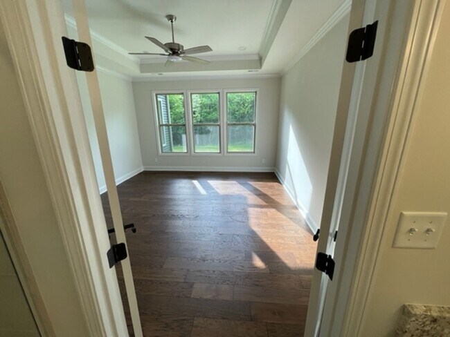 Building Photo - Vonore 37885 - 4 bedroom, 3 bath in Tellico Village - Contact Ed Johnson 865-924-5045