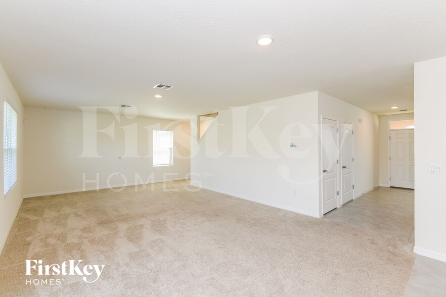 Building Photo - 3345 Wellborn Dr