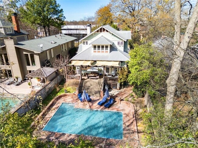 Building Photo - 349 9th St NE