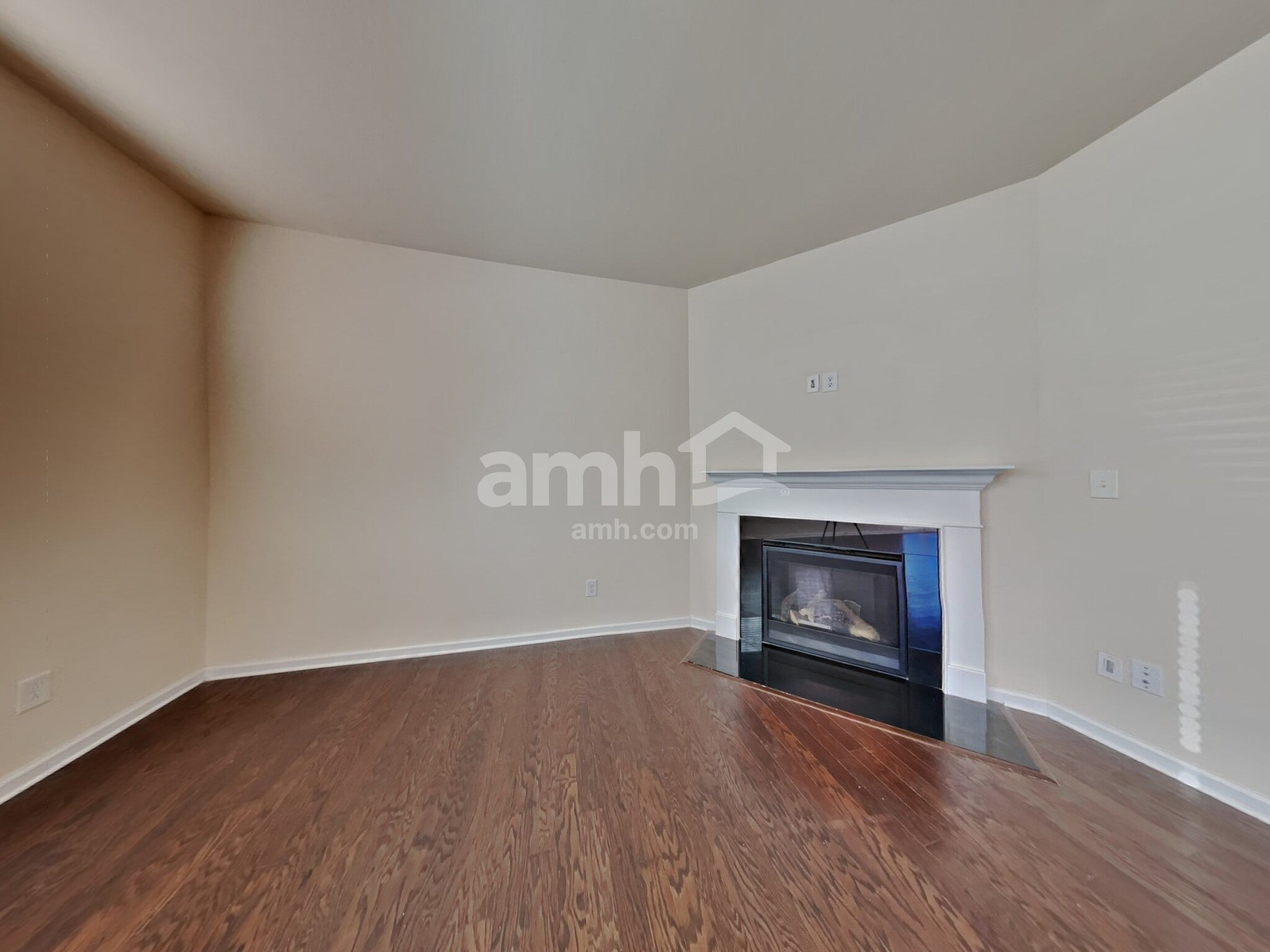 Building Photo - 154 Eden Ave