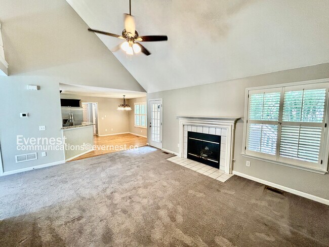 Building Photo - Limited Time Special Offer / Spacious 4 Bedroom Home in Suwanee / Large Yard / Pet Friendly