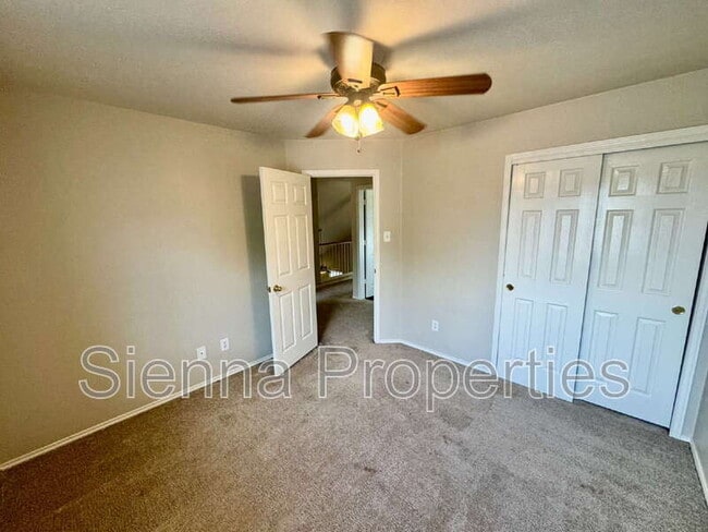 Building Photo - 295 Strawn