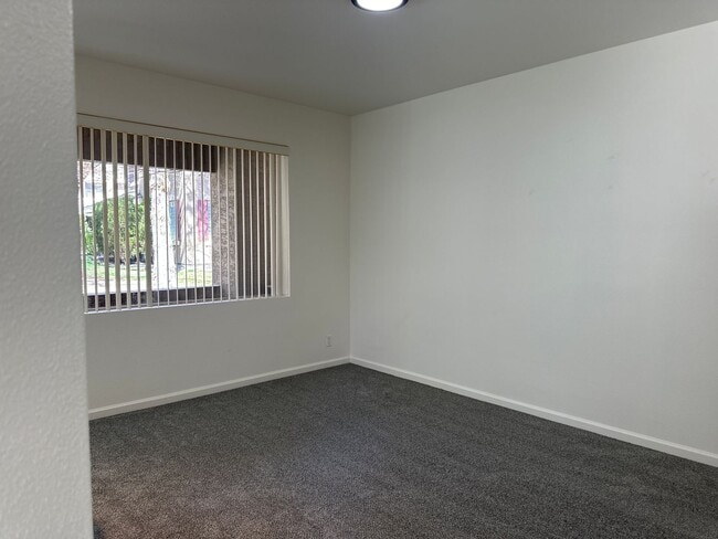 Building Photo - 1 Bedroom ground floor at Tanamera