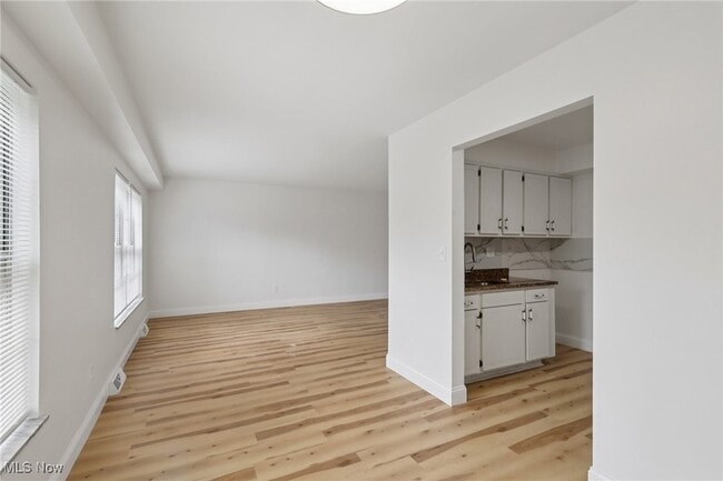 Building Photo - 3279 Warrensville Center Rd