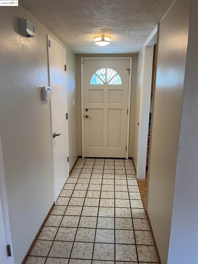 Building Photo - 941 Kittery Way