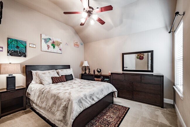 Building Photo - 20050 Mitchell Cove Dr