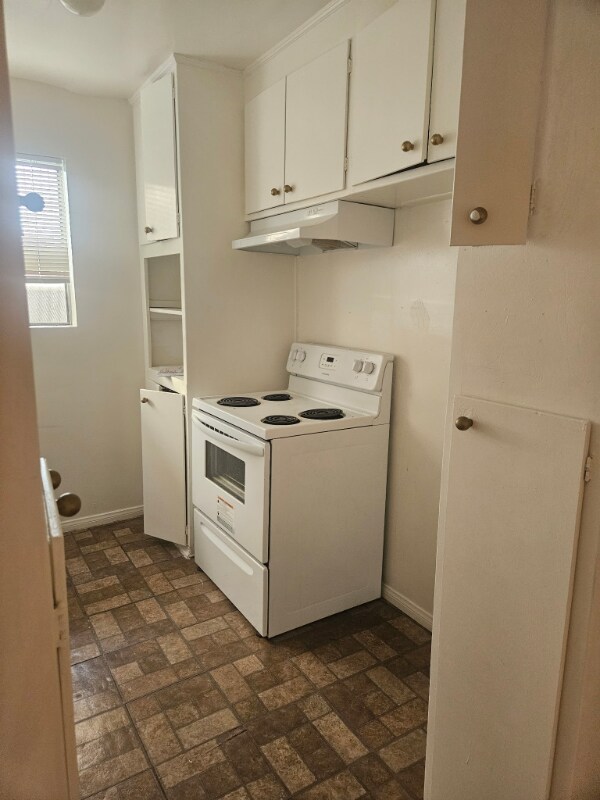 Building Photo - 252 Serrano Ave