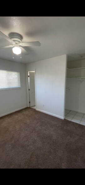 Building Photo - 400 Sunset Dr