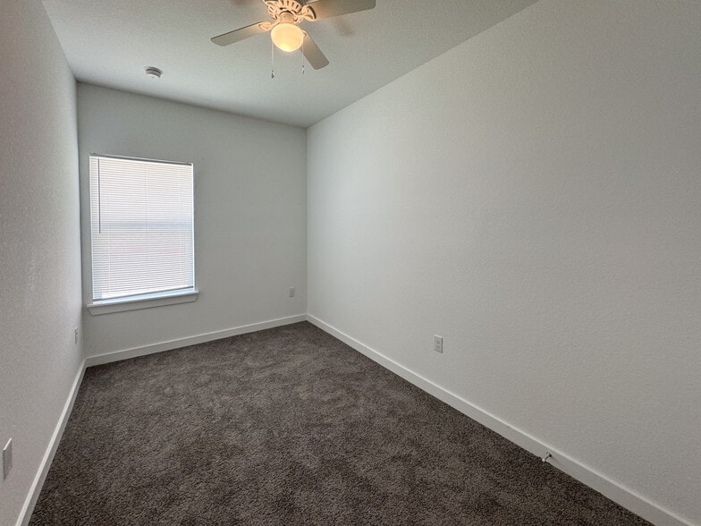 Bedroom 2 - 1501 E Southcross Blvd