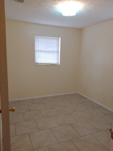 Building Photo - 2537 Chris Ct