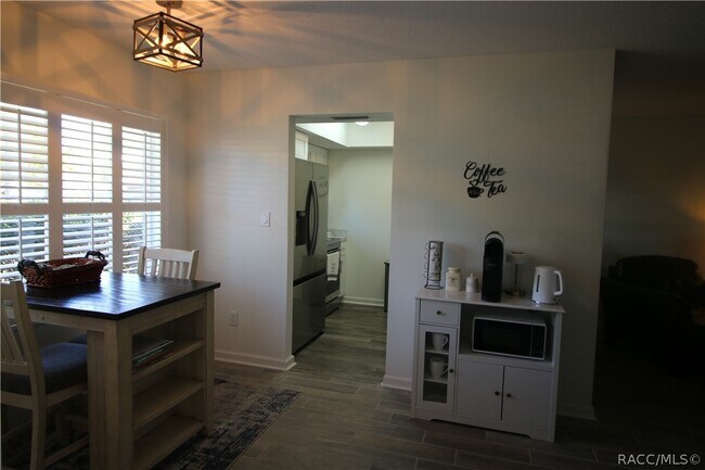 Building Photo - 11287 W Bayshore Dr